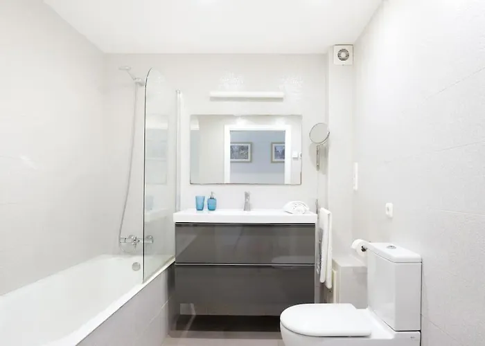 アパート Alquiler Piso Con Terraza Parejas O Familias サン・セバスティアン